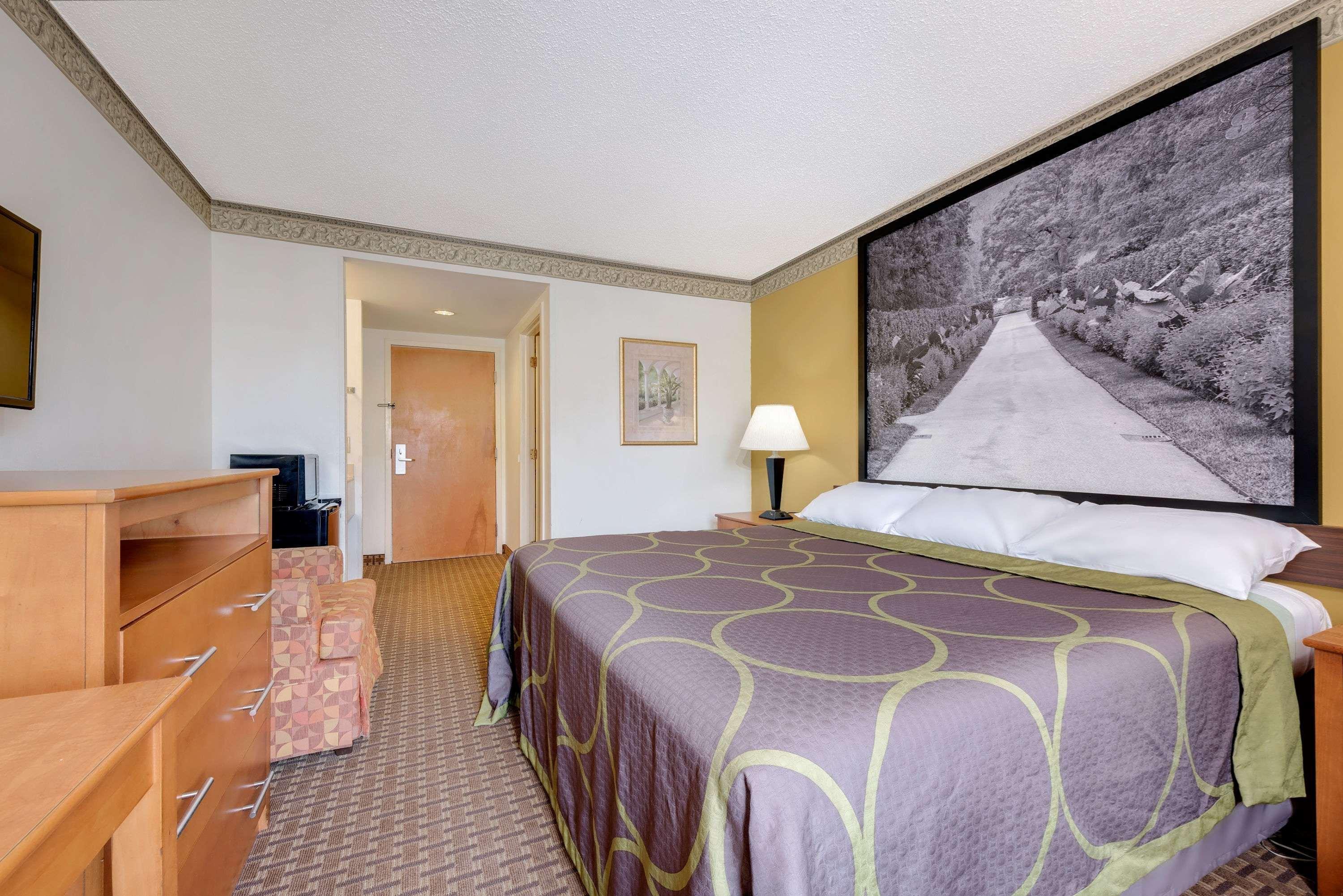 Super 8 By Wyndham Allentown